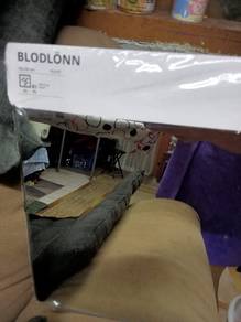 cermin baru ada empat