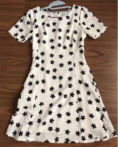 Max-Tino White Blue Floral Dress