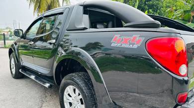 Mitsubishi Triton VGT GS in Kajang, SGR