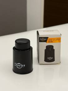 vacuum wine stopper with date marker