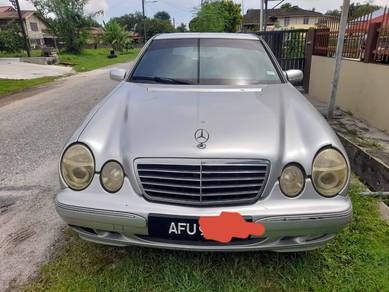 Mercedes Benz E200 200 CLASSIC (CBU) in Ipoh, PRK
