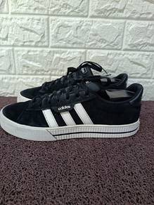 uk7.5 Adidas Daily 3.0 Sneaker