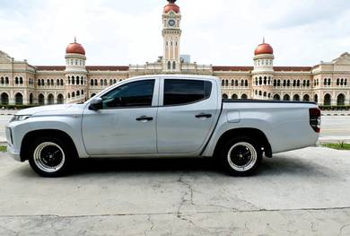 Mitsubishi Triton QUEST in Selayang, SGR