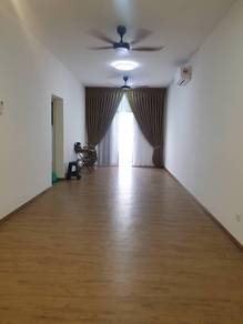 Condominium For Rent in Lakefront Homes @ Cyberjaya