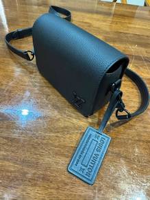 LV Fastline Wearable Wallet in Black (Noir)