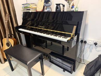 Yamaha Upright Piano JU109
