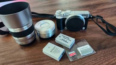 Nikon 1 J5 Mirrorless Camera (Full Kit)