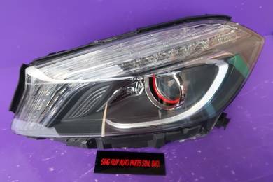 MERCEDES W176 HEADLAMP Lh RED EYE