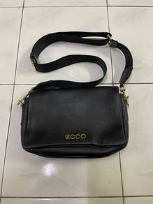 Ecco sling bag