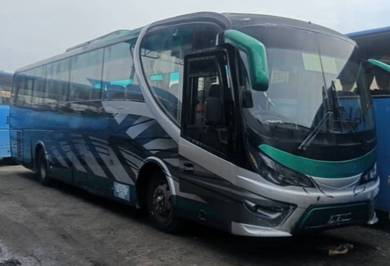 Bas Ekspres Nissan JP