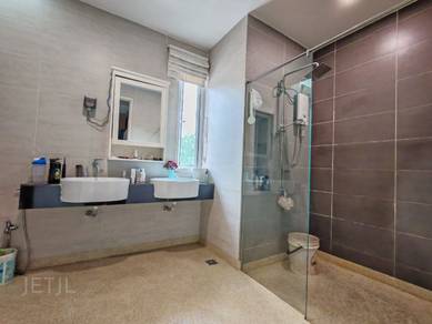 Semi-Detached House For Sale in Bandar Botanic,SGR