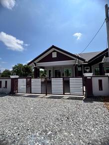 Semi-Detached House For Sale in Marang,TRG
