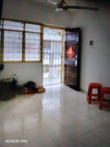 Flat For Sale in Farlim 4A Flat