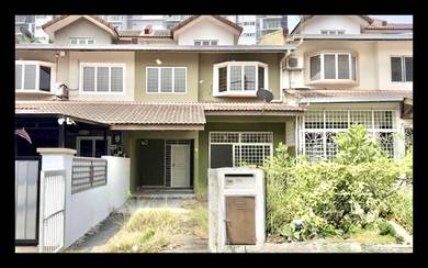 2.5-storey Terraced House For Sale in Seri Kembangan,SGR