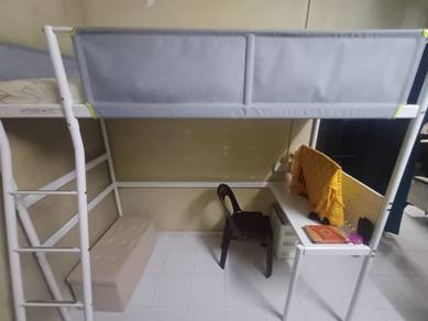 katil tingkat dalam keadaan baik