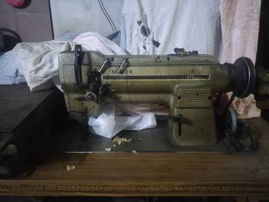 Singer 212 U 141A twin needle sewing machine