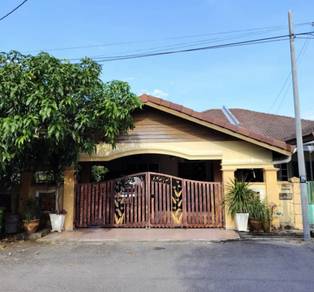 Semi-Detached House For Sale in Pekan,PHG