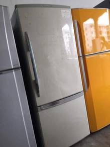 Toshiba fridge 2 doors Sejuk Ais Peti Refrigerator