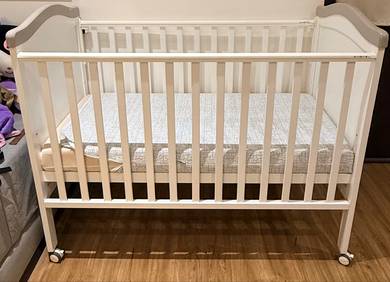Katel baby cot solid wood