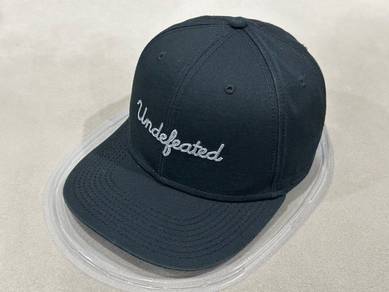 MU4904 Topi Cap Undefeated