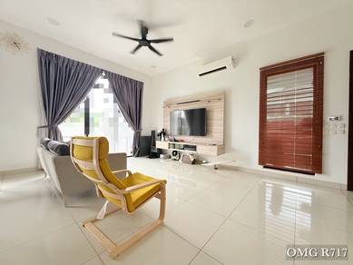 Semi-Detached House For Sale in Setia Alam,SGR