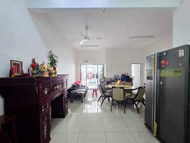Condominium For Sale in Damai Vista