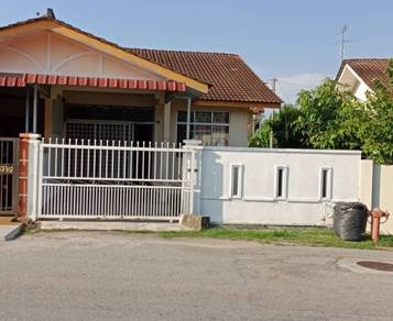 Room in Bukit Katil, MLK