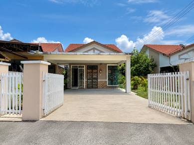 Semi-Detached House For Sale in Bukit Beruang,MLK
