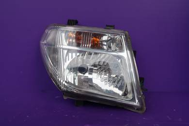 Nissan NAVARA HEADLAMP