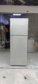 Fridge refrigerator 2pintu peti ais sejuk LG