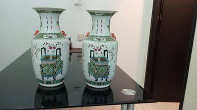 Pair of Vintage Chinese Porcelain Vases 