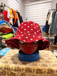 uniqlo polka dot bucket hat 57 cm