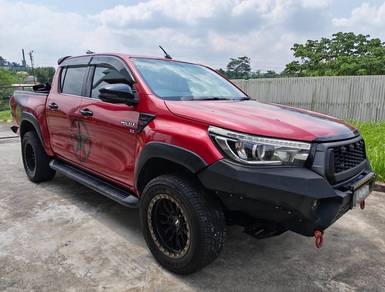 2019 Toyota Hilux BLACK EDITION