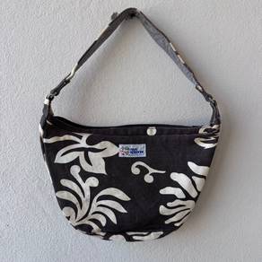 Reyn Spooner Hawaiian print shoulder bag, canvas.