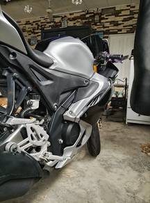 Yamaha R15