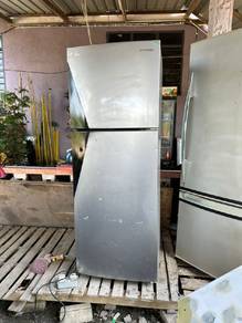 peti sejuk 2 pintu