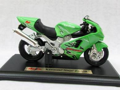 Maisto 1-18 Motorcycle Kawasaki Ninja ZX-12R 2001