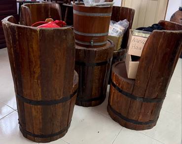 Barrel Bar Table & 4 Chairs