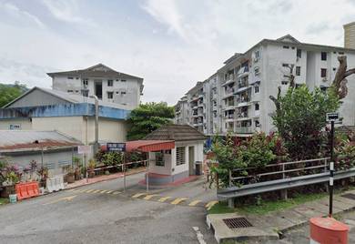 Apartment For Sale in Tanjung Court