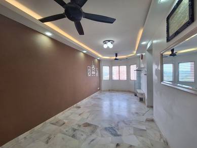 Condominium For Sale in Desaminium Flora