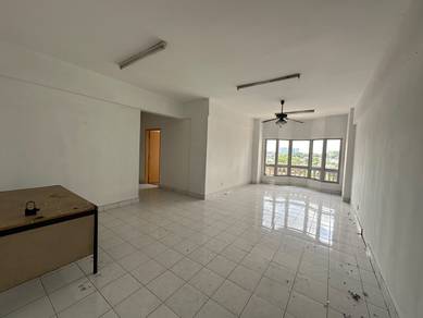 Condominium For Sale in Dwi Mahkota
