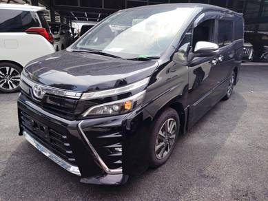 Toyota Voxy ZS KIRAMEKI III in KL City, KUL