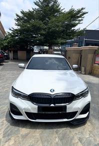 BMW 330i 30i M SPORT in Kajang, SGR