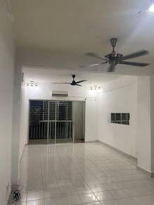 Condominium For Rent in Mount Karunmas