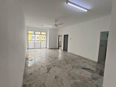 Apartment For Sale in Lagoon Perdana