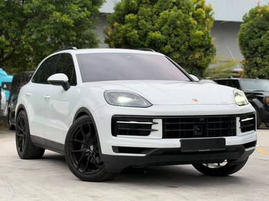 Porsche Cayenne BASE in Klang, SGR