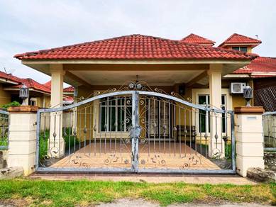 Semi-Detached House For Sale in Paya Rumput,MLK