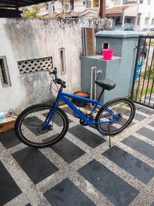2 biji basikal untuk di lepaskan 