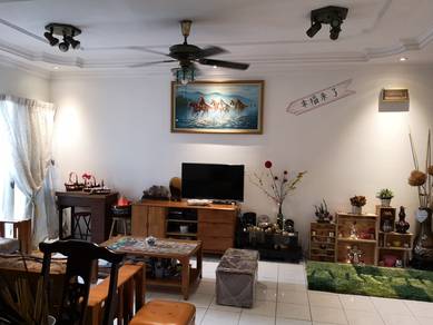 Condominium For Sale in Sri Suajaya Condominiums