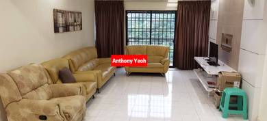 Condominium For Rent in Lakeside Tower